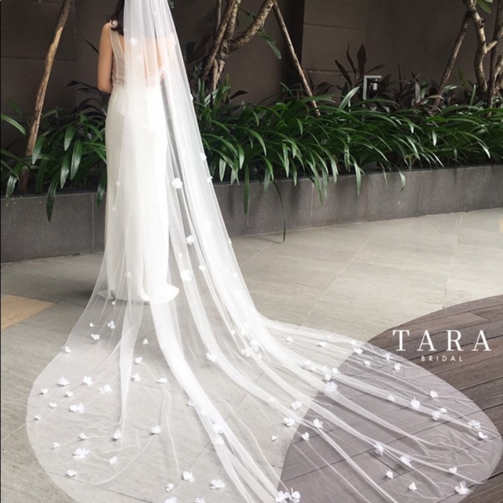 TARAbridal Cathedral Floral Veil